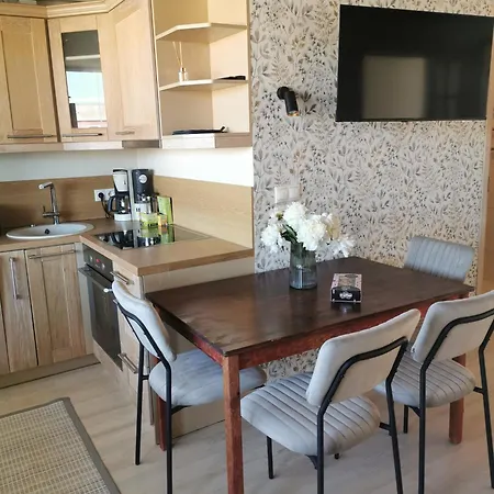 Kuelaliskorter Kaerdlas דירה Kärdla